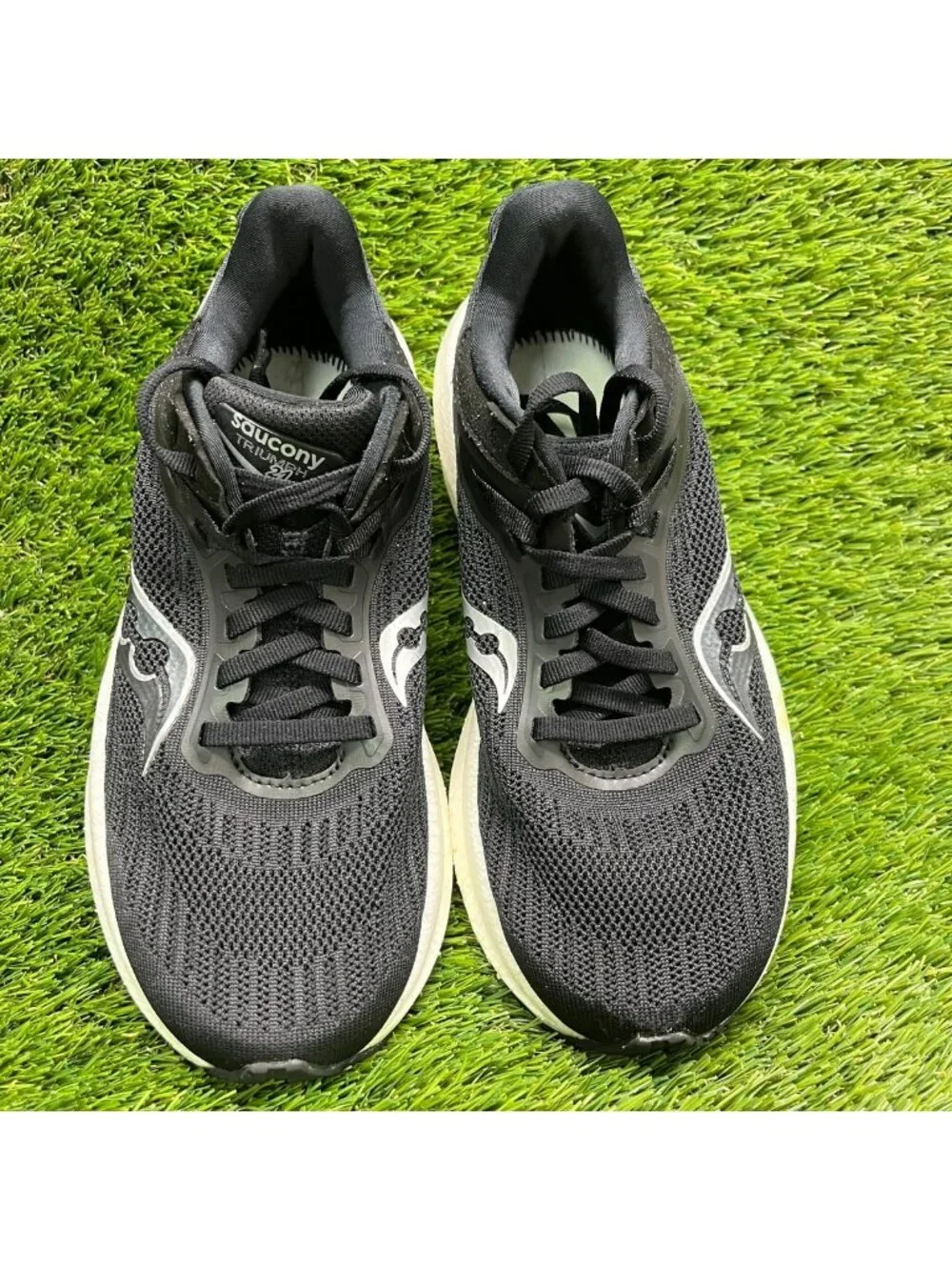 Saucony Triumph 21 Womens Size 6 Black White Athletic Running Shoes Sneakers